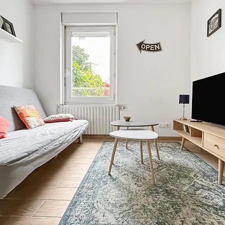 Douillet, Proche Tram & Bus * 图尔