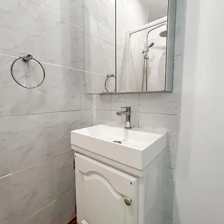 Douillet, Proche Tram & Bus Appartement