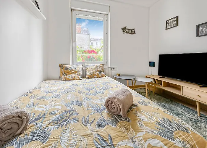 Douillet, Proche Tram & Bus Apartment Tours