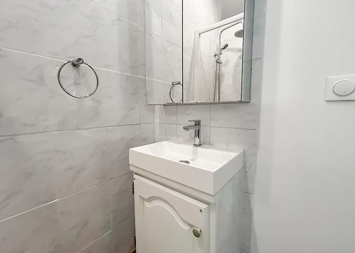 Douillet, Proche Tram & Bus Apartment