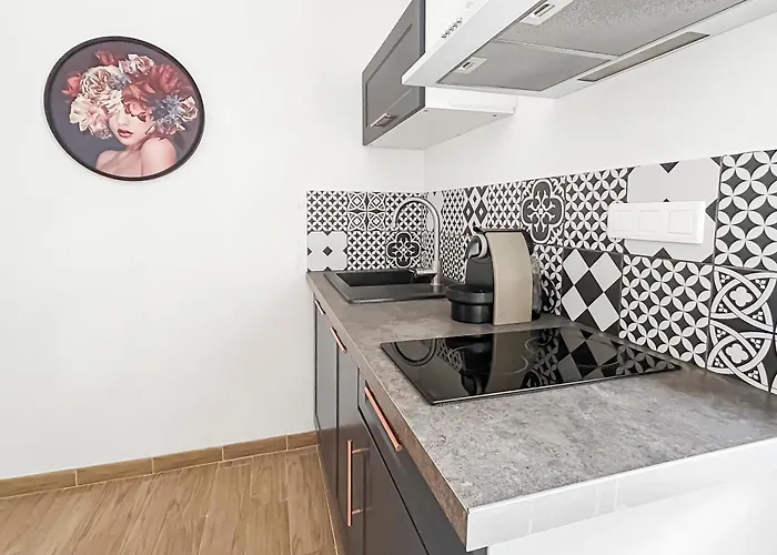 Douillet, Proche Tram & Bus * 图尔